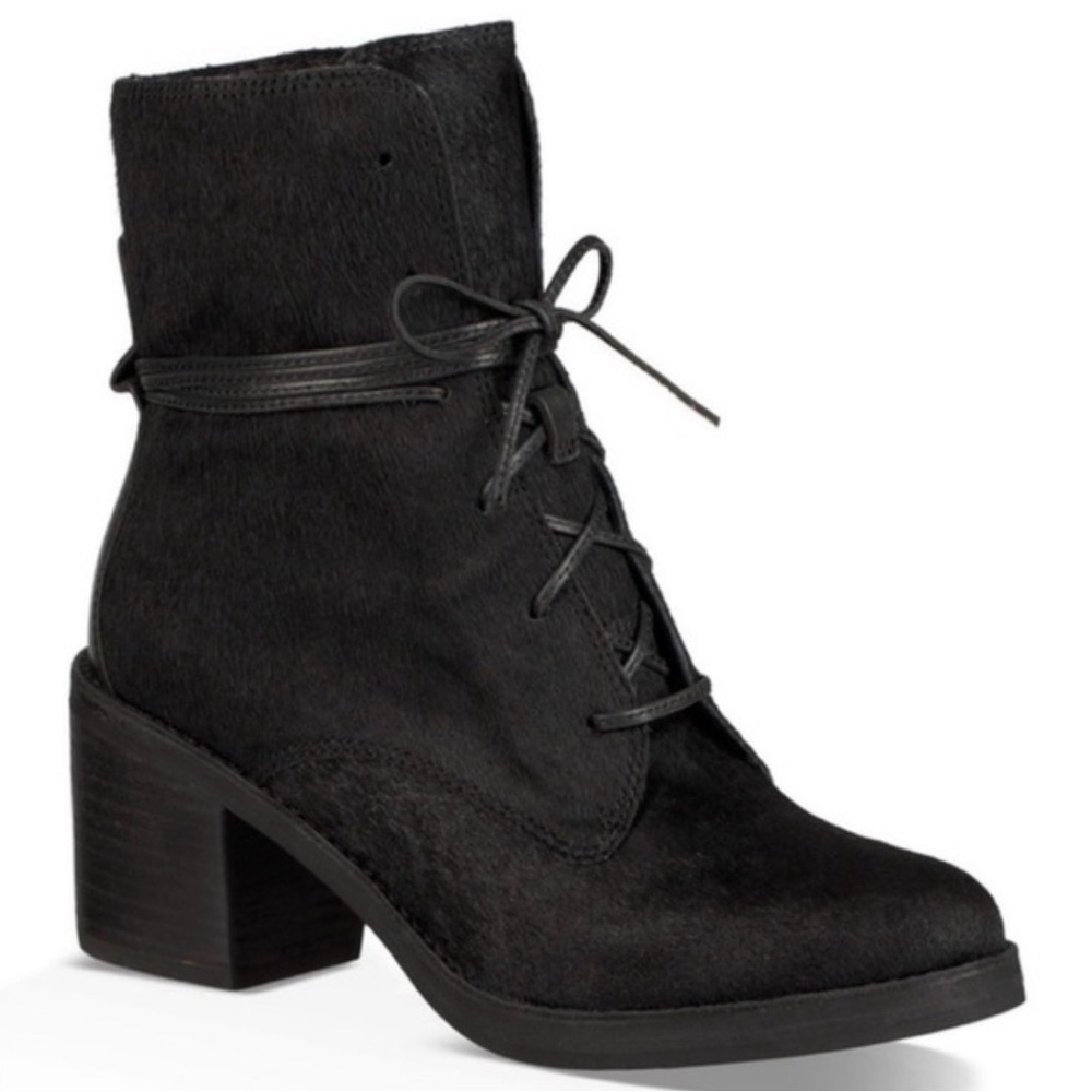 Ugg Oriana Exotic Lace Up Boots in Black Cow Hair Sz. 7
